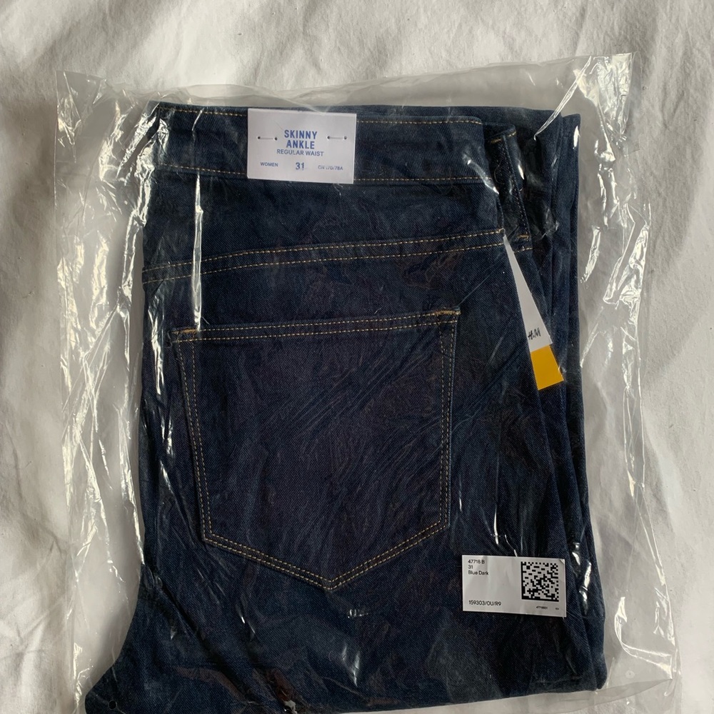 H&M skinny regular ankle jeans in Dark Denim